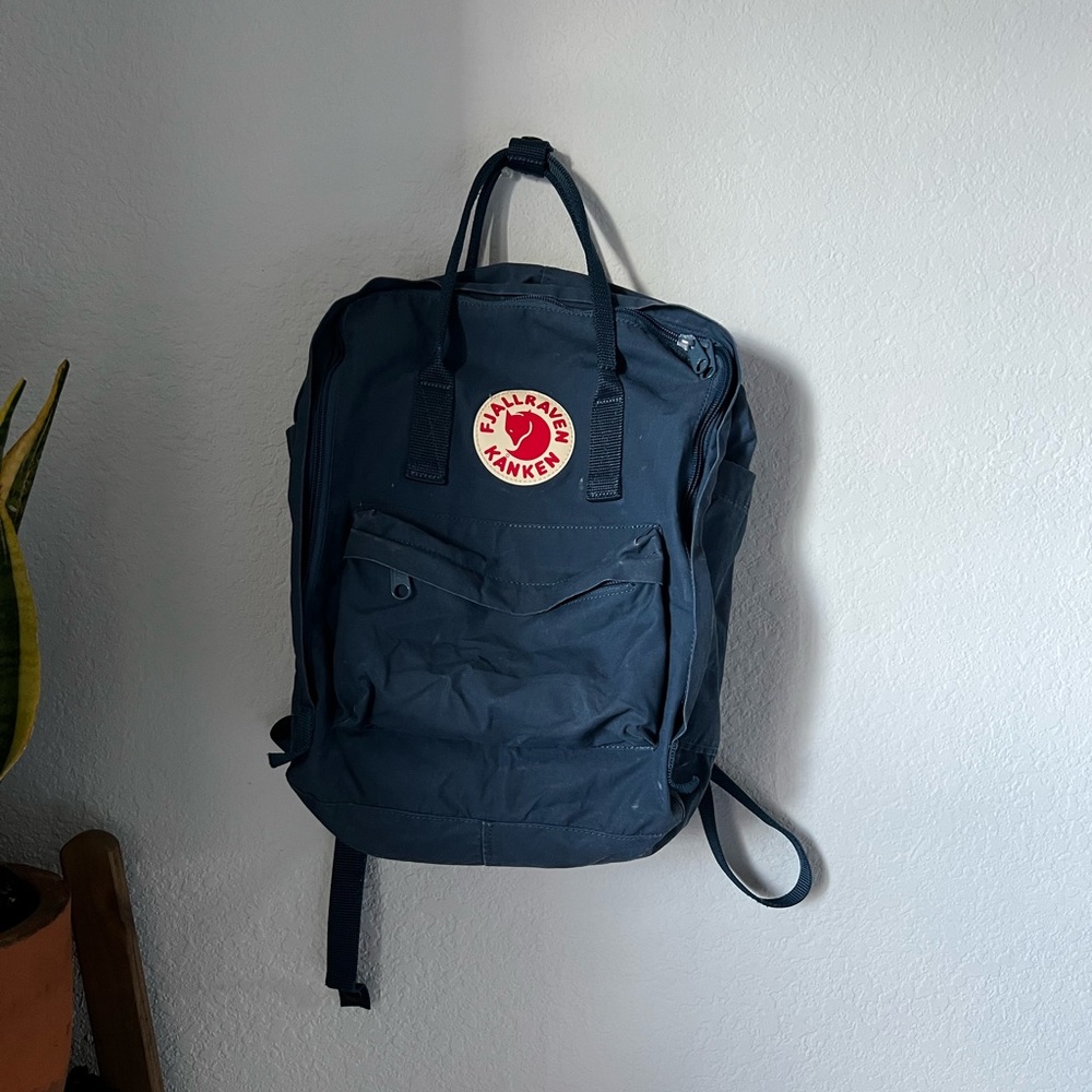 Fjallraven Kanken Backpack Navy Blue